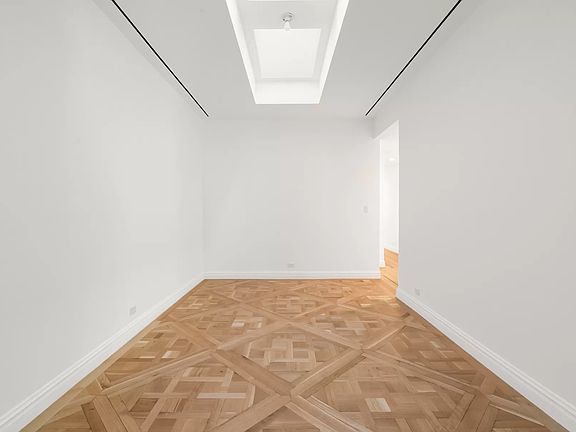 5th image of 4 E 62nd St Penthouse F3
