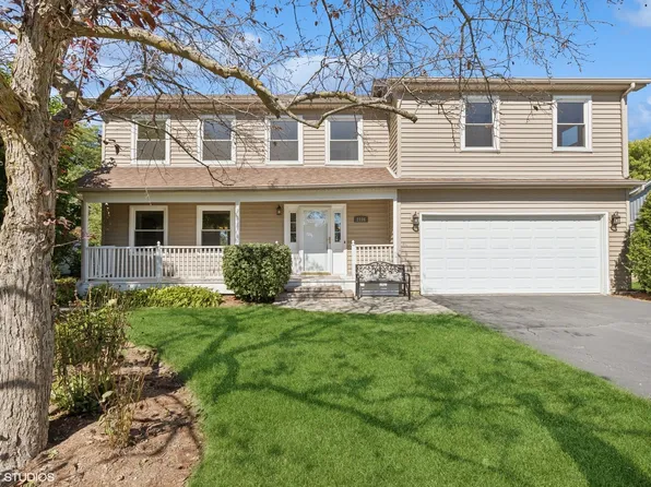 2186 High Point Dr, Lindenhurst, IL 60046