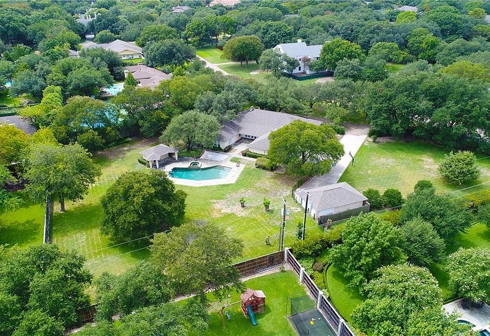 1st image of 10434 Woodford Dr