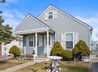 203 W Pittsburg Ave, Wildwood Crest, NJ 08260