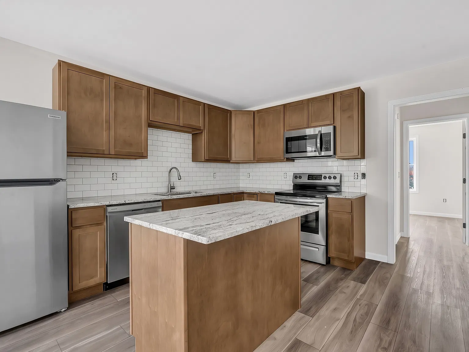 250 Main St — Photo 1