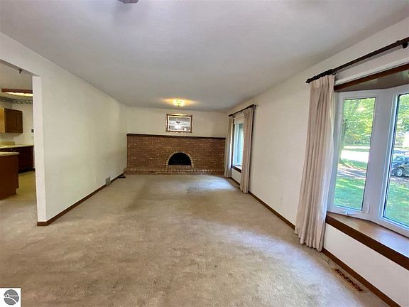 2nd image of 4510 S Rainbow Ct