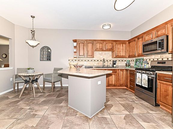 2nd image of 1150 Park DRIVE #602