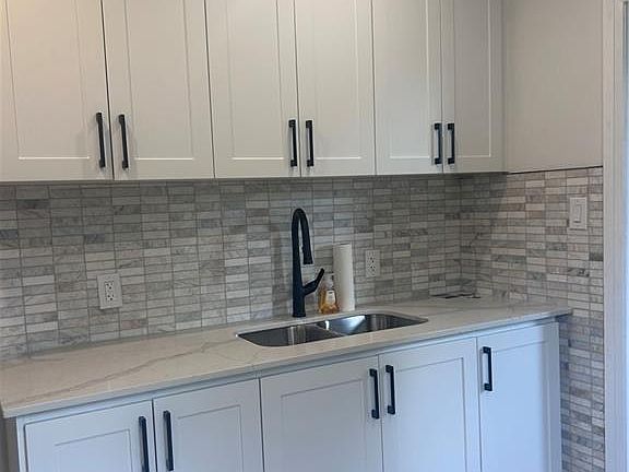 5th image of 74 Saint Clair Ave