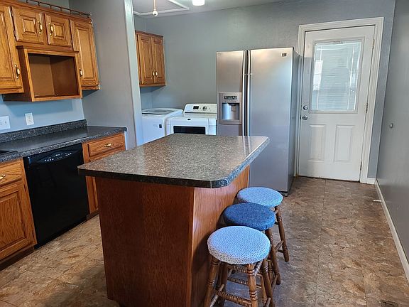 4th image of 311 E Murray Ln