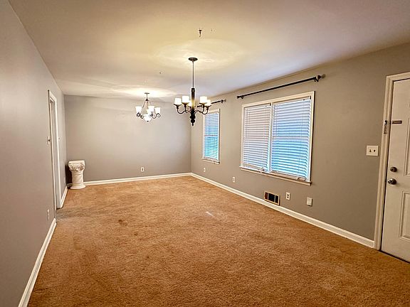 3rd image of 364 Navarre Dr