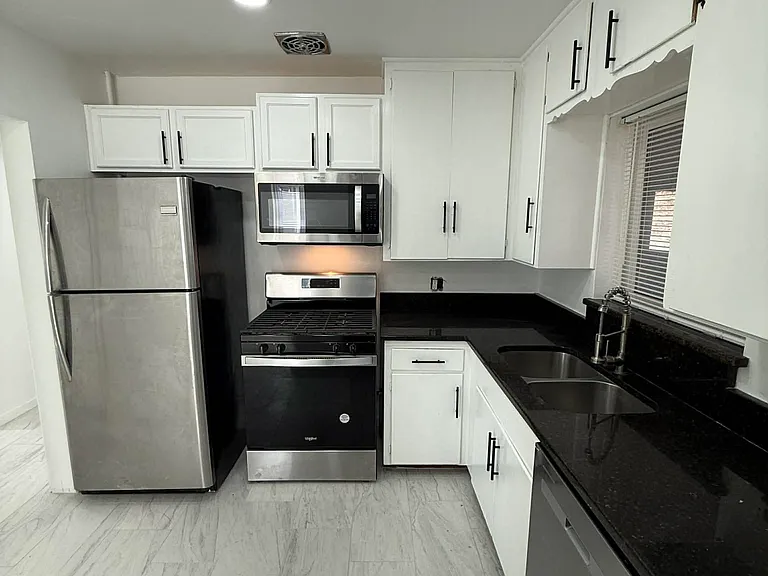 333 E Linden St — Photo 11