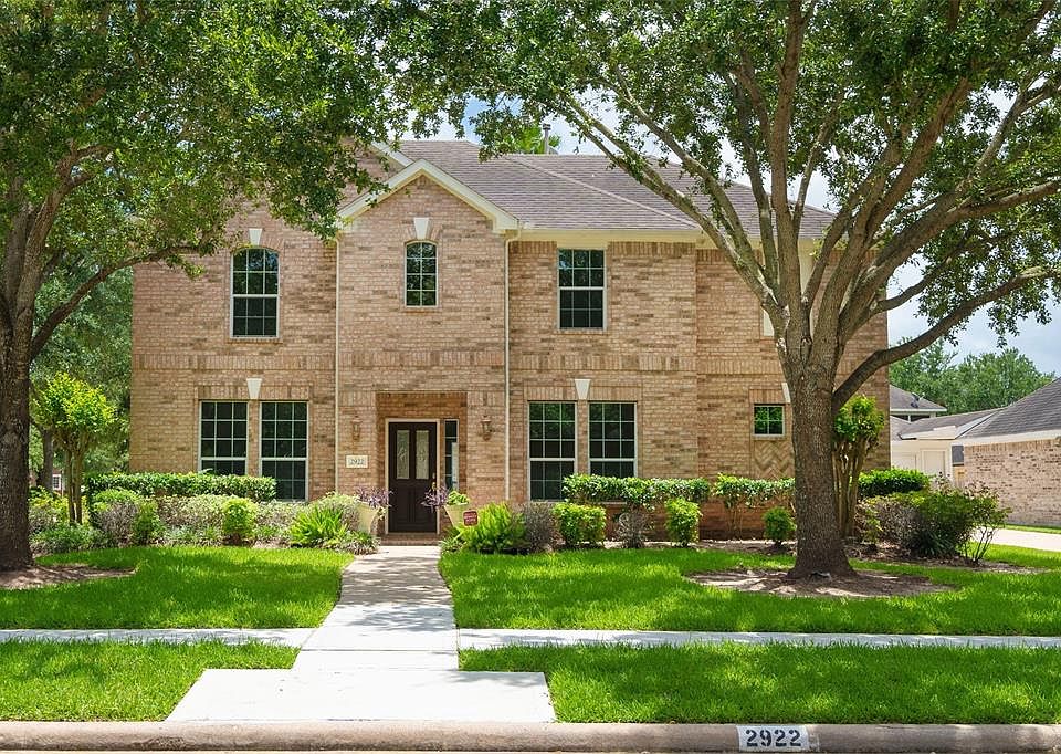 1st image of 2922 Creek Terrace Dr