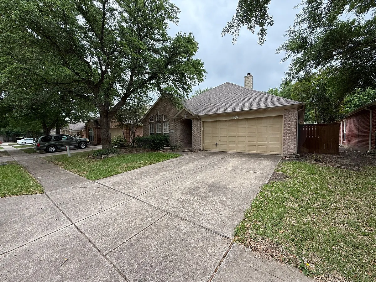 3 bed, 2.0 bath, 1727 sqft, $2,299 — Photo 3