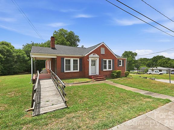 3rd image of 1303 Bringle Ferry Rd