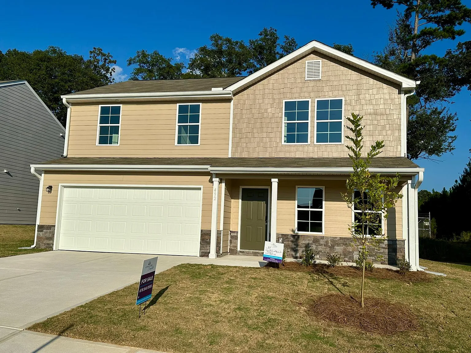4 bed, 1900 sqft, $1,995 — Photo 2