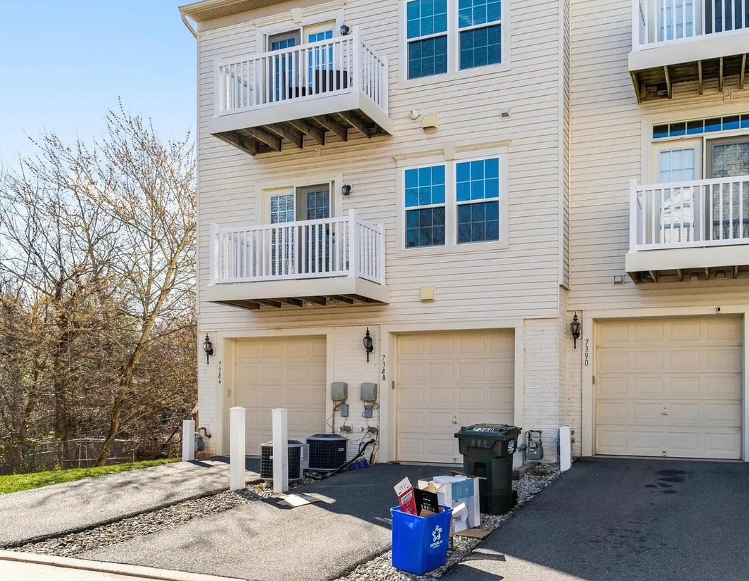 2 bed, 1394 sqft, $2,600 — Photo 2