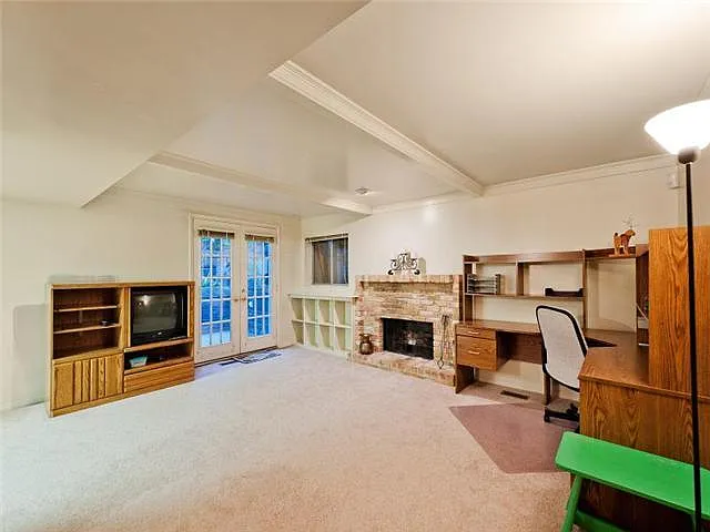 2411 Lily Langtry Ct — Photo 2