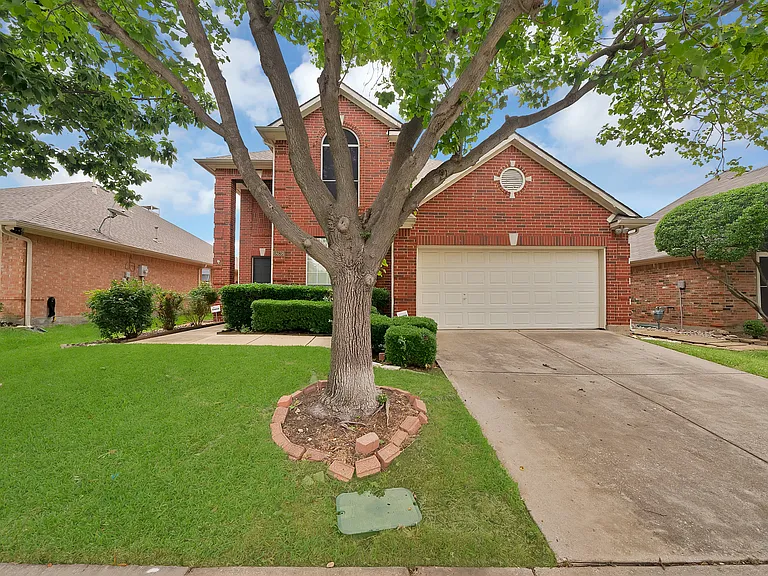 18638 Tall Oak Dr — Photo 1