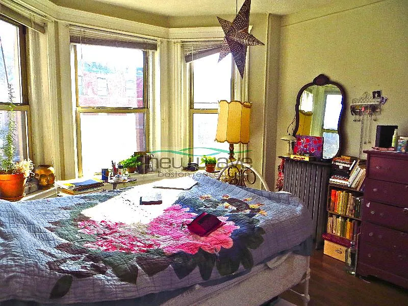 2 bed, 999 sqft, $3,500 — Photo 2