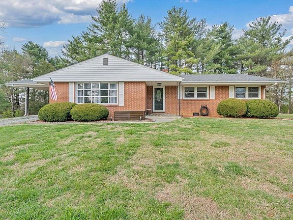 2nd image of 140 Stephens Dr