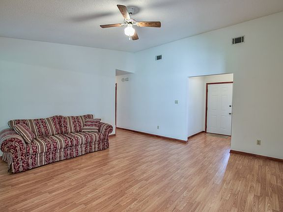 5th image of 1047 Lovers Ln