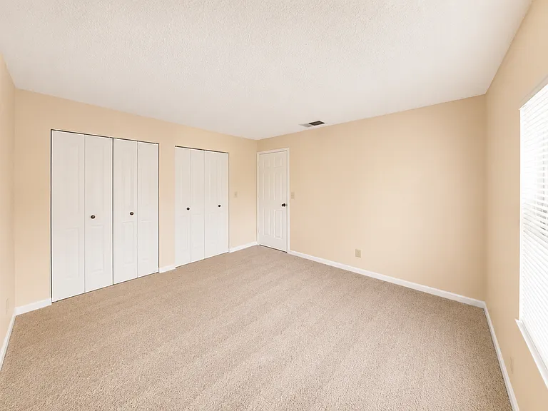 720 NE 30th Ave #H — Photo 10