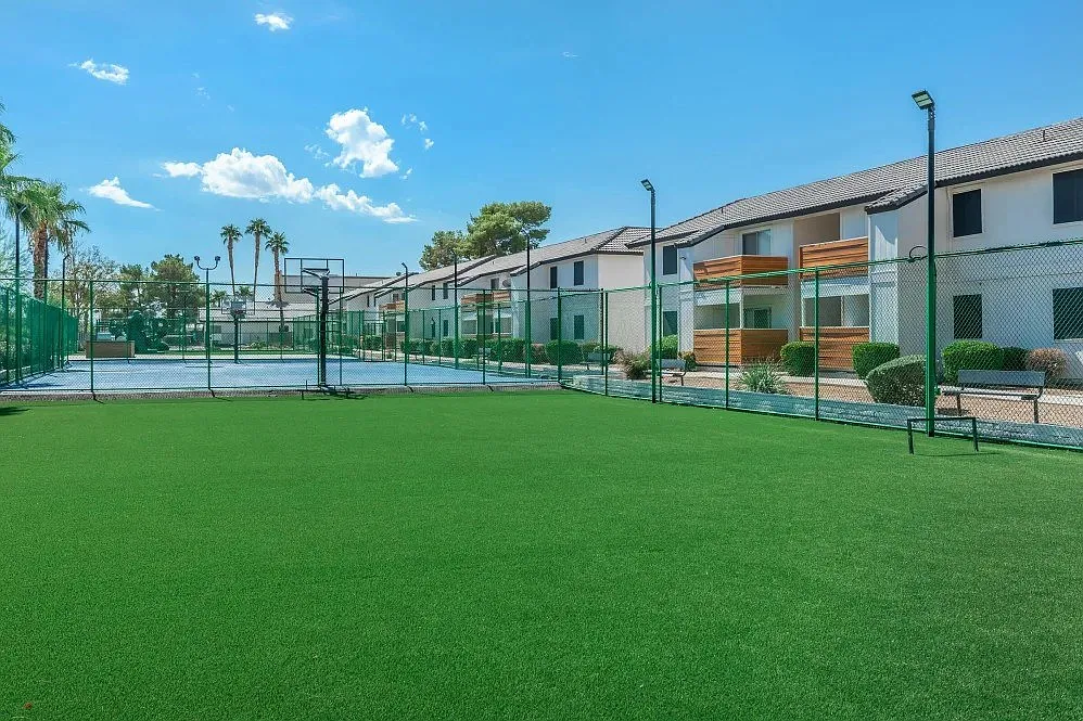 Jolt Apartments — Photo 3