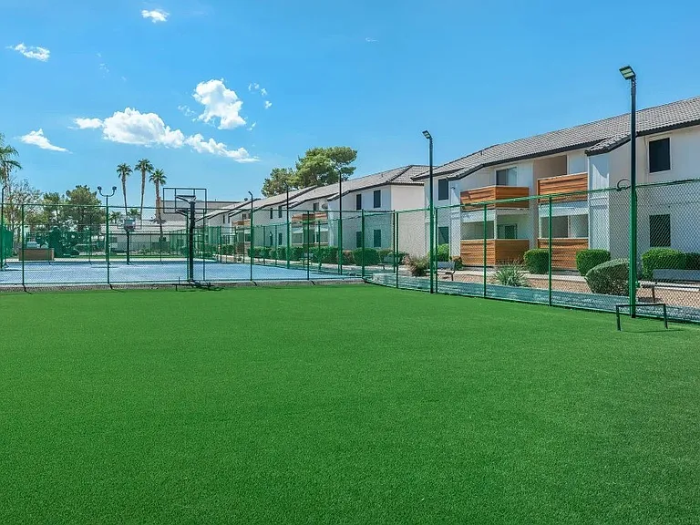 Jolt Apartments — Photo 3