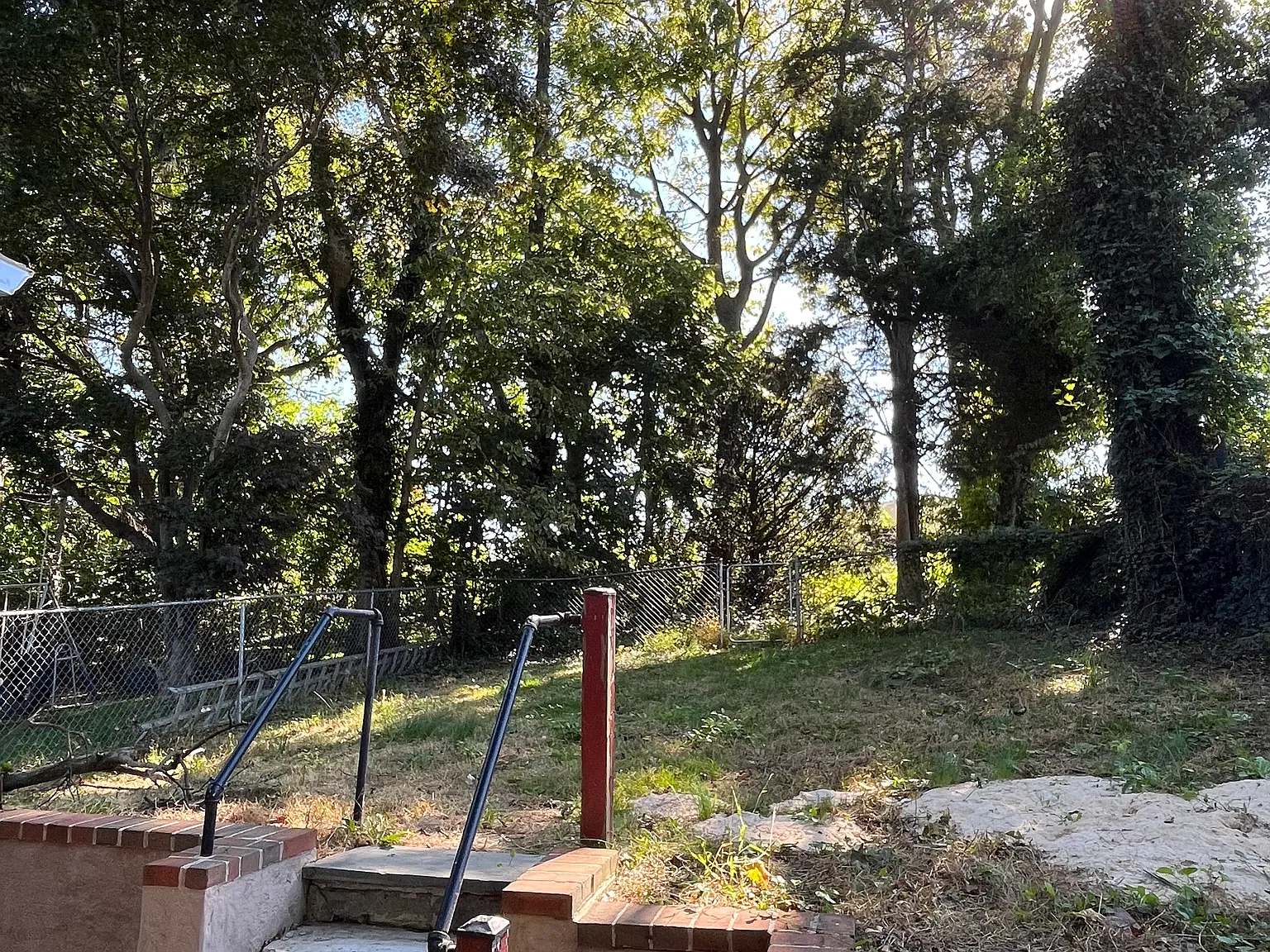 2 bed, 800 sqft, $1,600 — Photo 2