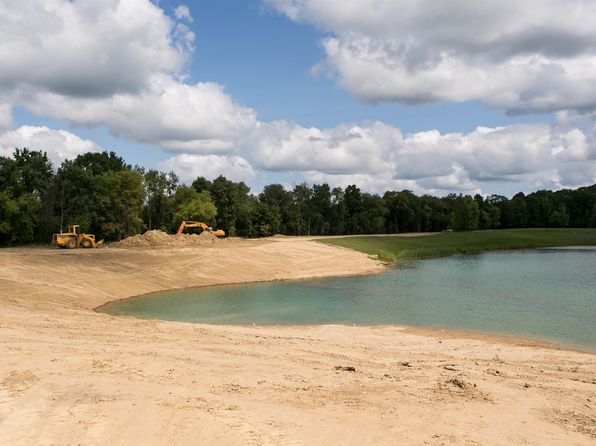 8860 Bryce Rd, Avoca, MI 48006