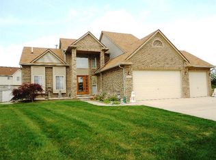 7739 Roxbury Ct, Ypsilanti, MI