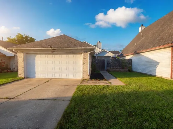 11607 Eaglewood Dr, Houston, TX 77089