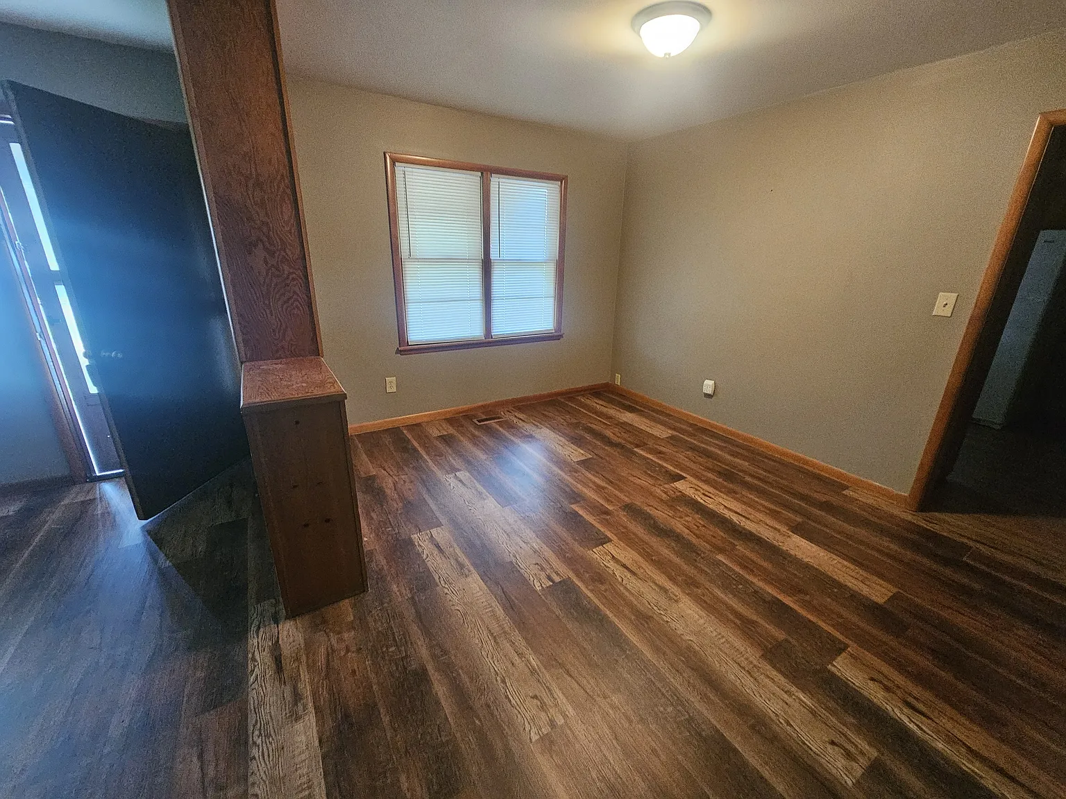 LP - 4506 North Grove Avenue - 1 — Photo 4