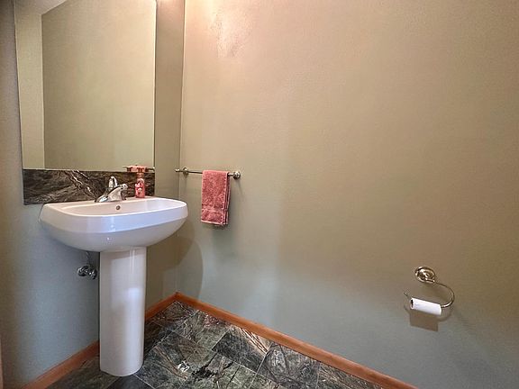 5th image of 2102 N Commerce St #2102