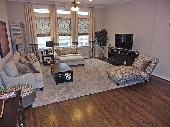 Large 2nd Level Living Area * Open & Bright