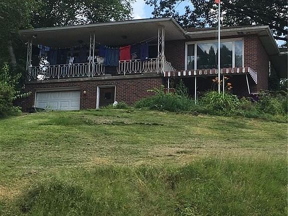 2nd image of 442 Jefferson St