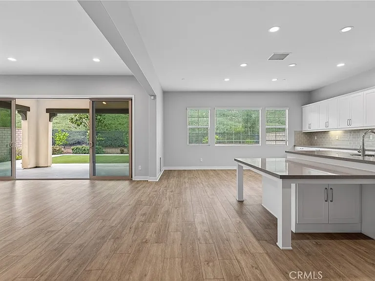 755 E Orange Blossom Way — Photo 14