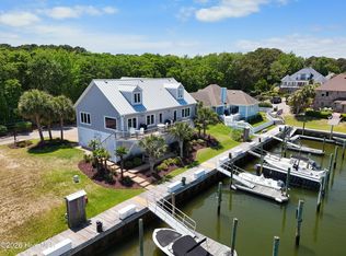 907 Radnor Rd, Wilmington, NC 28409