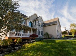 1028 Vista Dr, Coopersburg, PA 18036