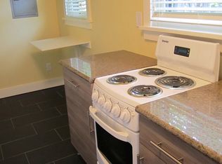 560 Siskiyou Blvd APT 4, Ashland, OR 97520