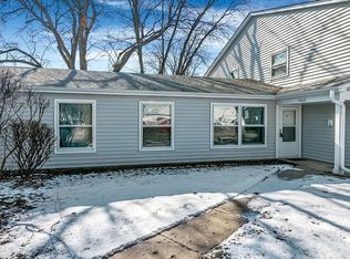 1402 S Glen Cir APT E, Aurora, IL 60506