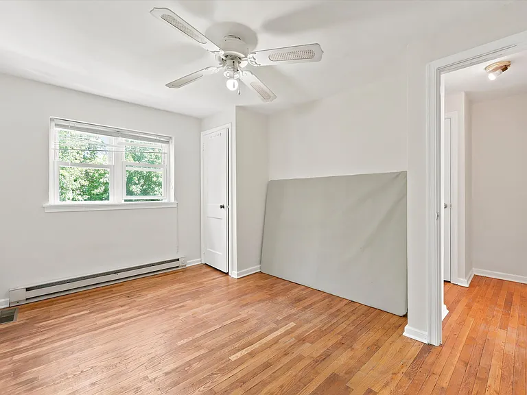 107 Plant Ave — Photo 11