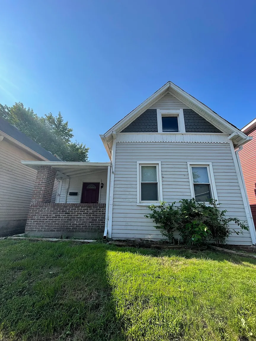 25 E Caven St photo 1