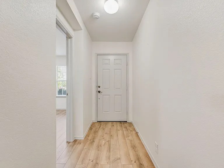 1123 Garnet St — Photo 6