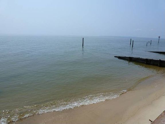 3rd image of 90 N Chesapeake Blvd