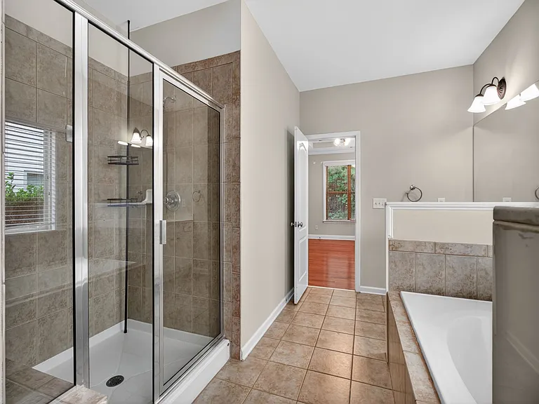 2935 Whitfield Ave — Photo 50