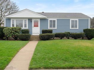 90 Waycross Dr, Warwick, RI 02888