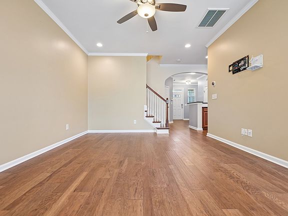 5th image of 7213 Ladbrooke St