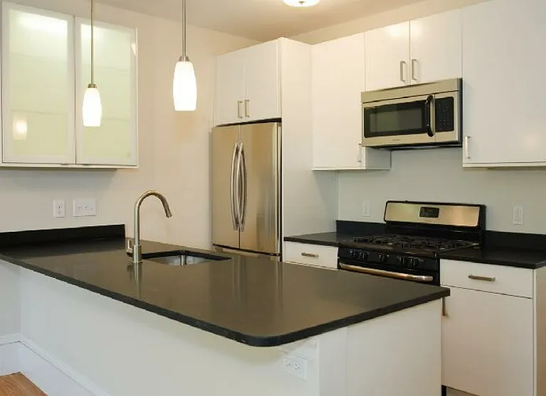 654 Massachusetts Ave #5 — Photo 2