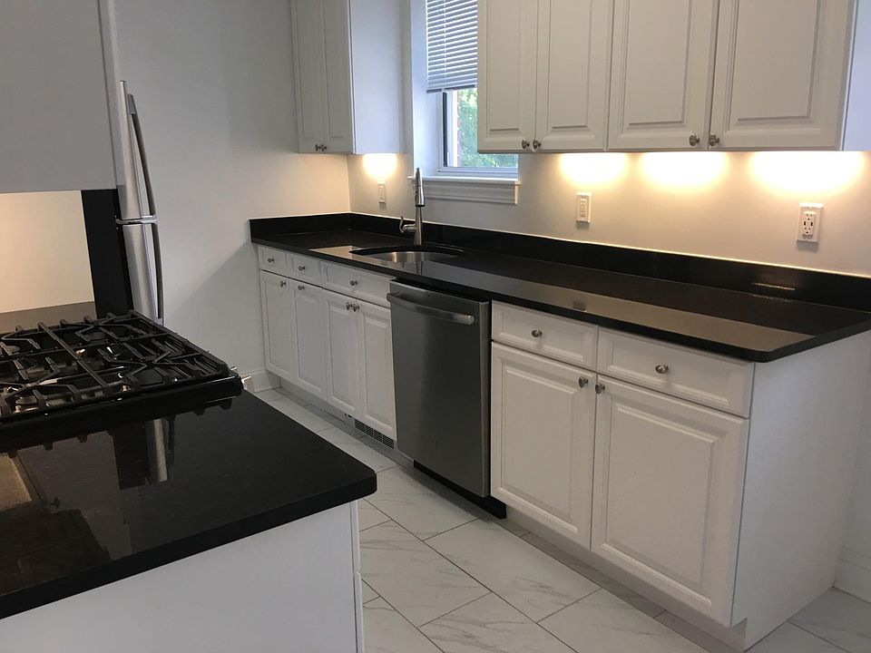 1st image of 51 Auburn St #4