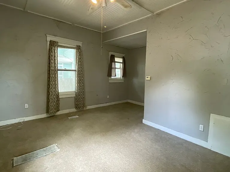 901 Merchant St — Photo 6
