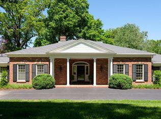 9 Woodhill Rd, Indian Hills, KY 40207