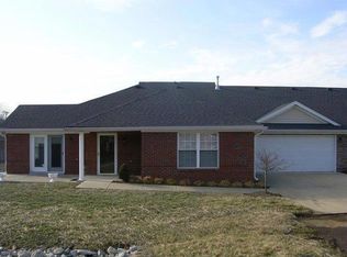 7610 Autumn Pointe Dr, Louisville, KY 40214