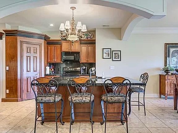 5th image of 6547 Waterford Pl